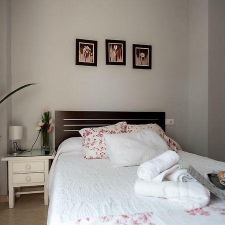 Hostal La Muralla Seville Ngoại thất bức ảnh
