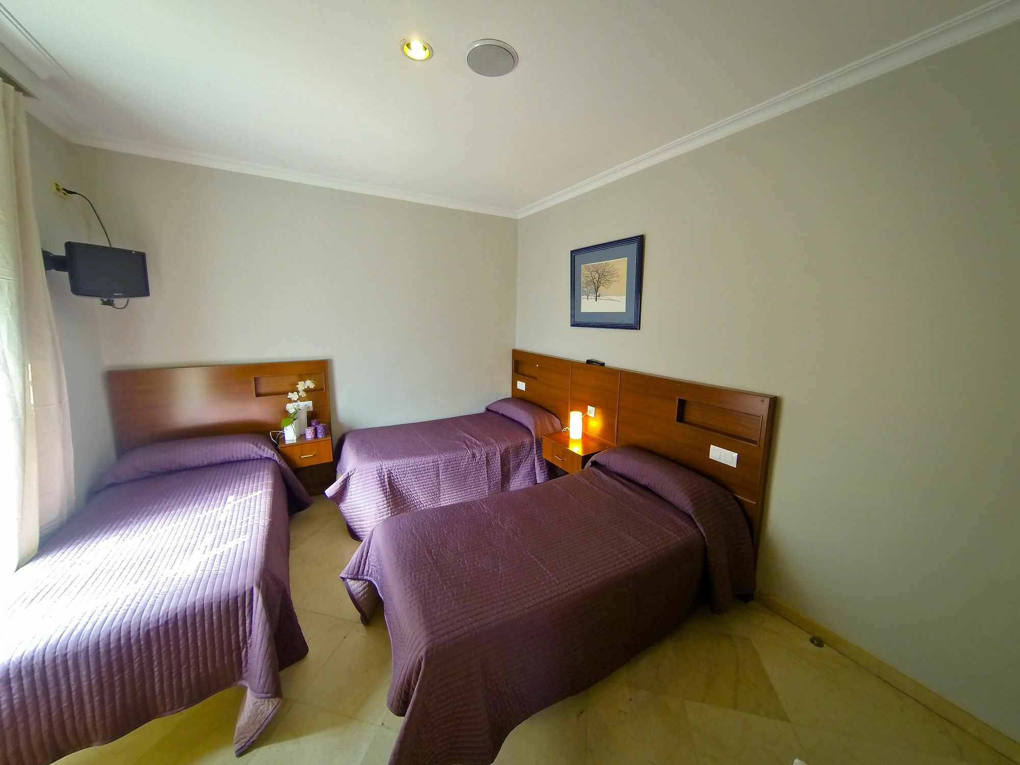 Hostal La Muralla Seville Ngoại thất bức ảnh