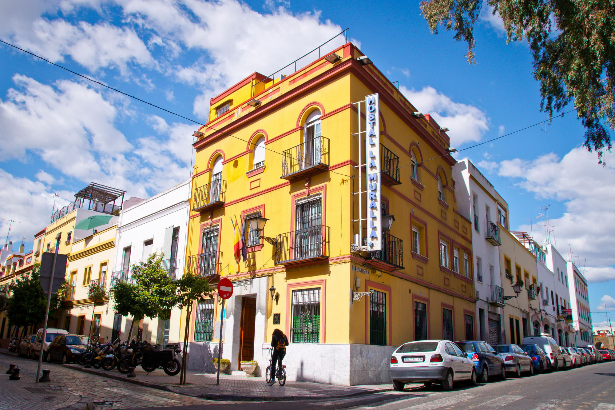 Hostal La Muralla Seville Ngoại thất bức ảnh